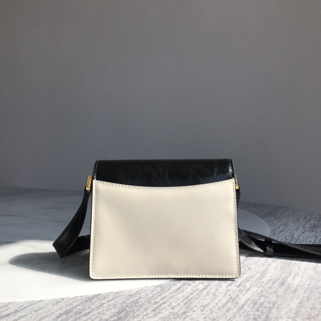 Marni Mini Trunk Bag Leather White/Black Z476N 18 × 13 × 6.5 cm