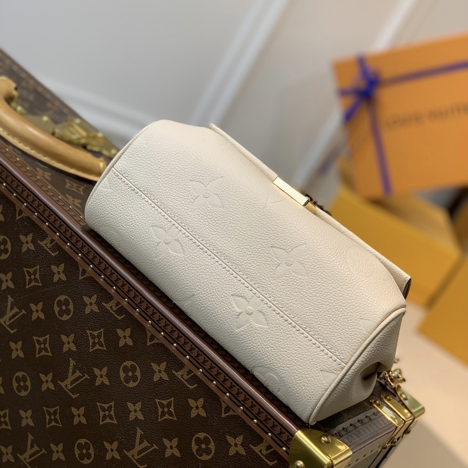 l0vis Vvtt0n favorite white m45836 24 x 14 x 9 cm