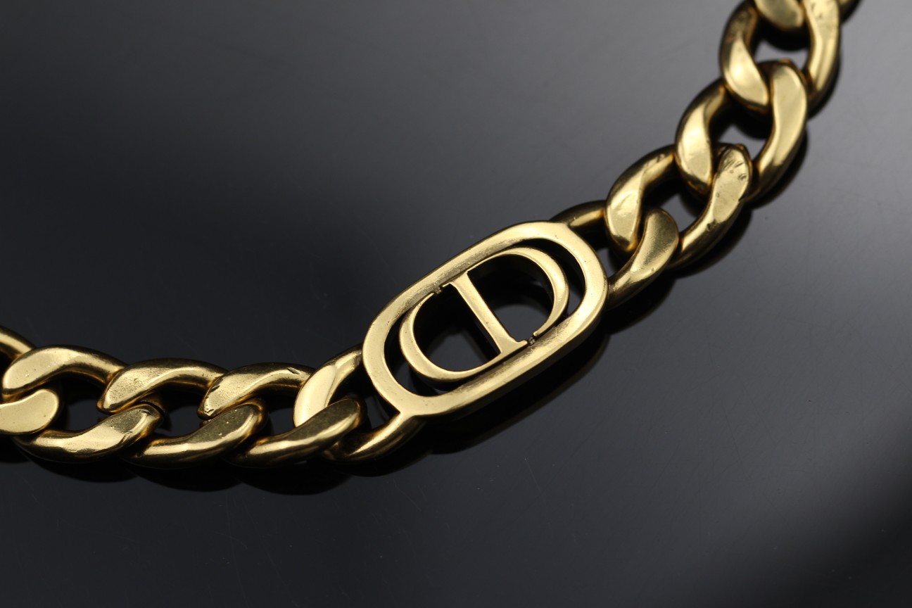 D10r necklace gold 01