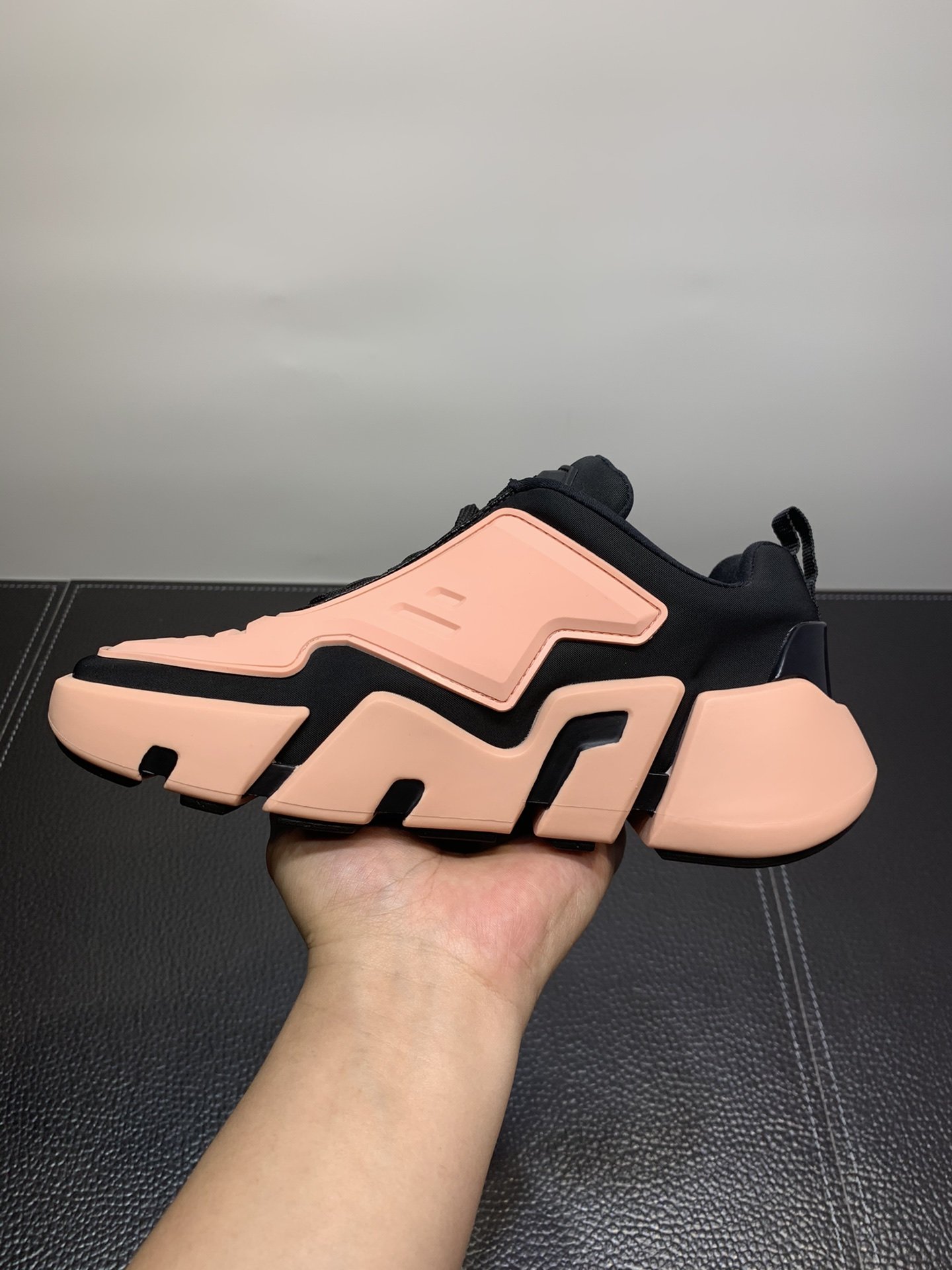 Pra*a techno strectch sneakers peach pink
