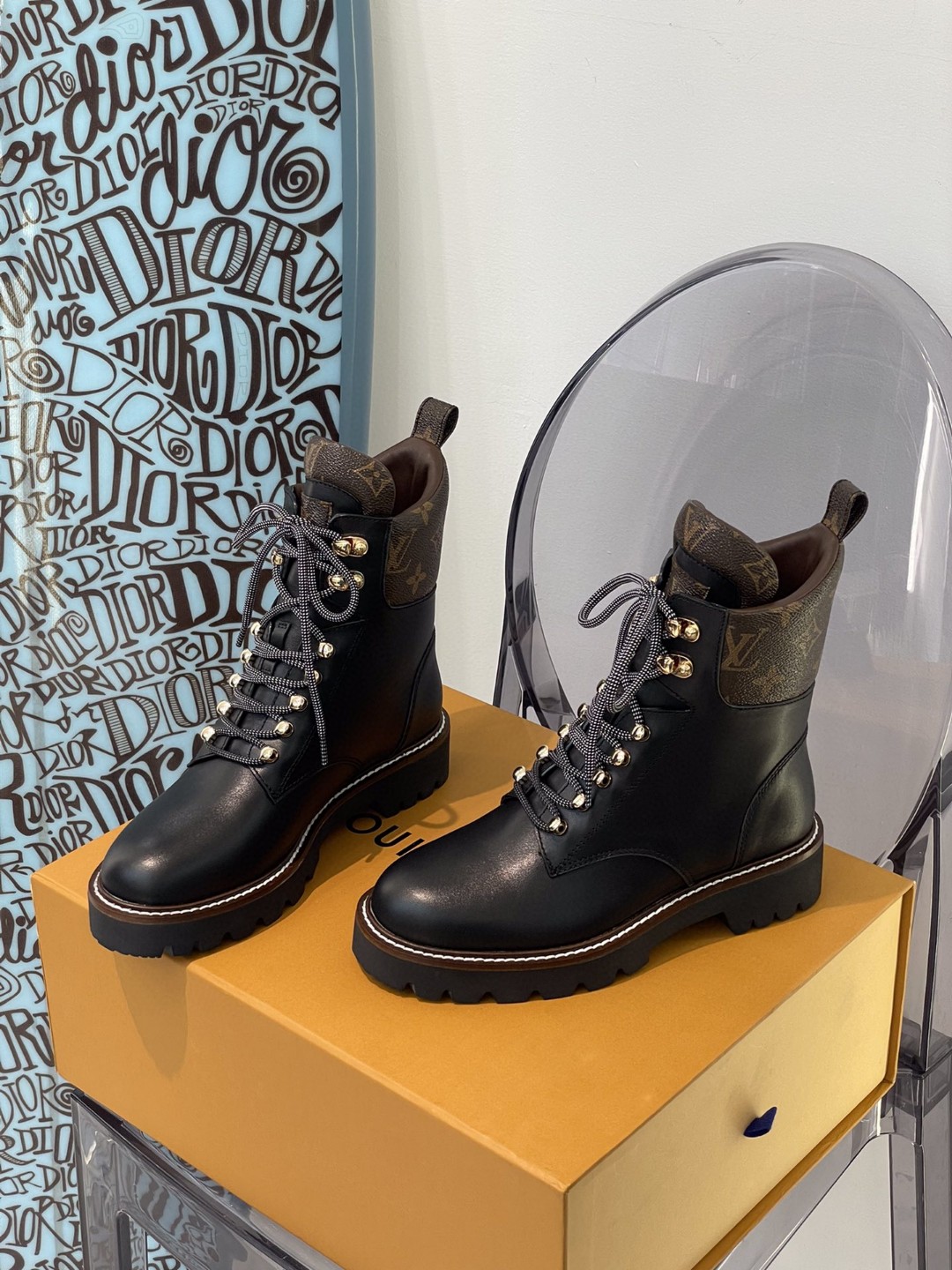 l0vis Vvtt0n territory flat ranger black 1a969u