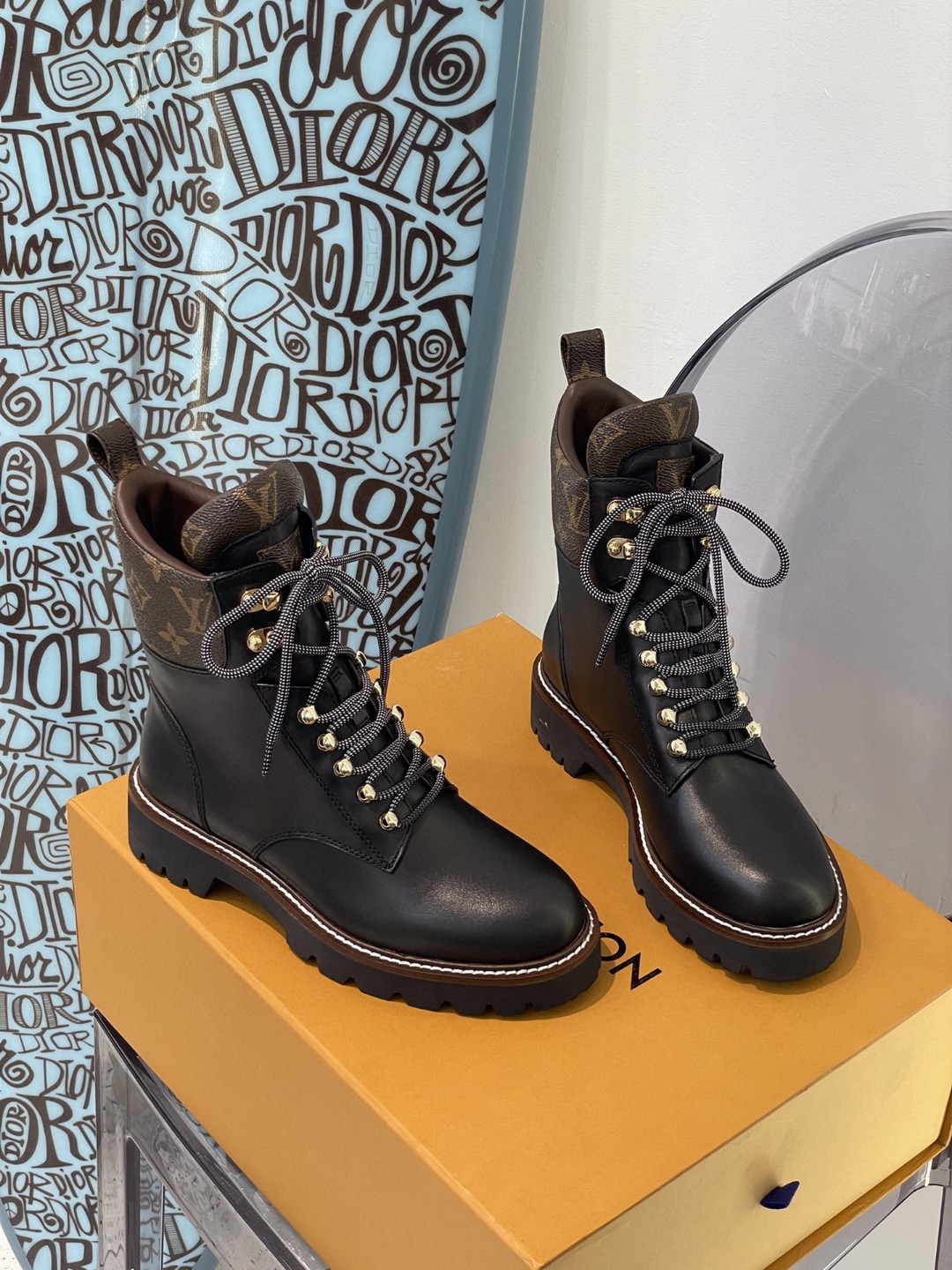 l0vis Vvtt0n territory flat ranger black 1a969u