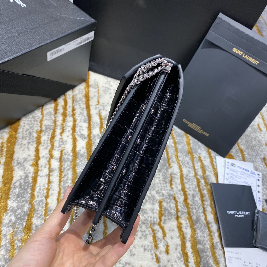 Y51 cassandra medium chain bag crocodile leather silver-tone metal black 532750 22 x 16.5 x 5.5 cm