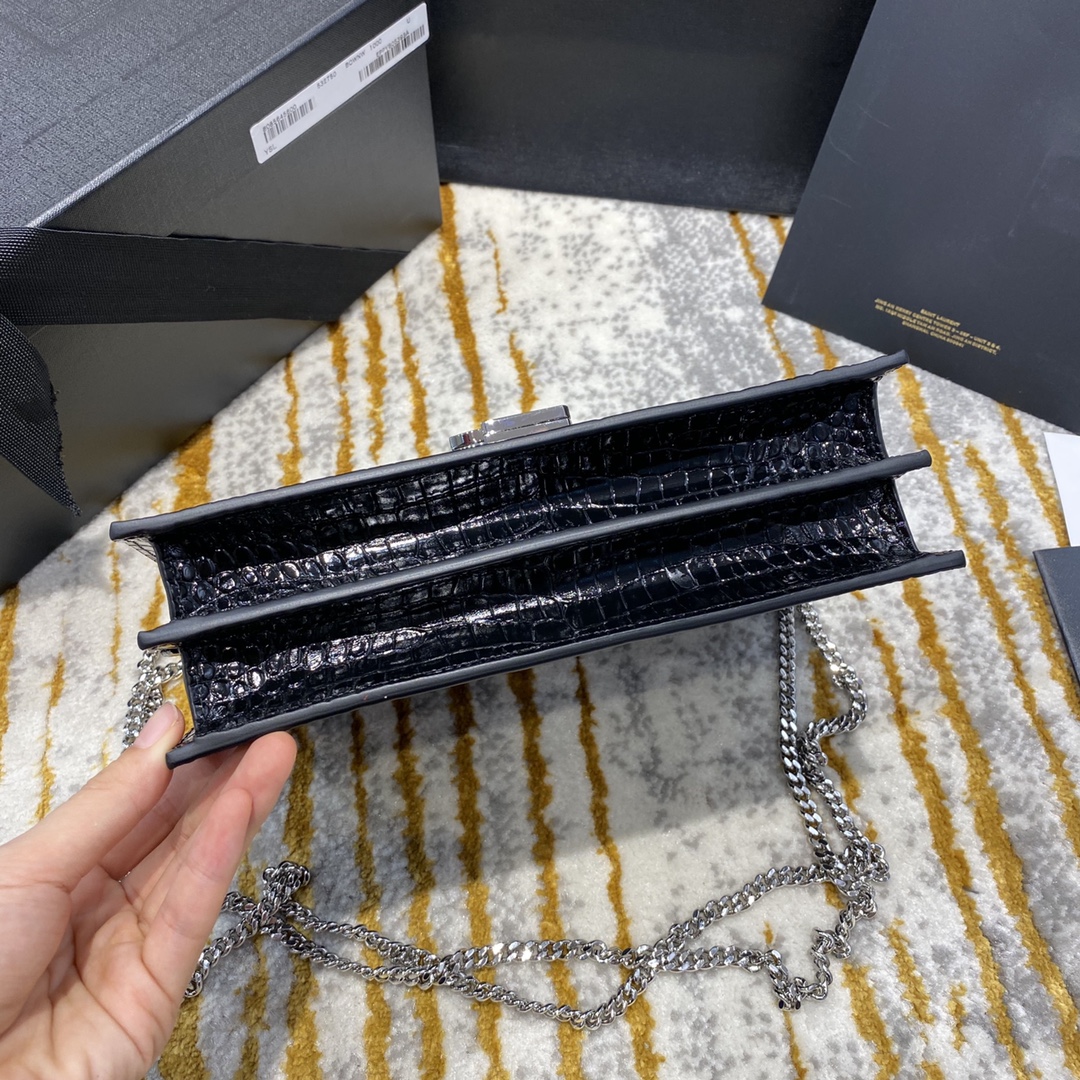 Y51 cassandra medium chain bag crocodile leather silver-tone metal black 532750 22 x 16.5 x 5.5 cm