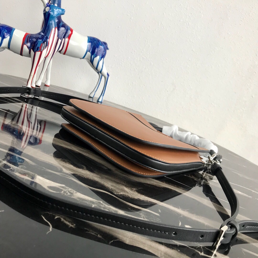 Pra*a small margit leather bag brown 1bc082 20 x 7 x 20 cm