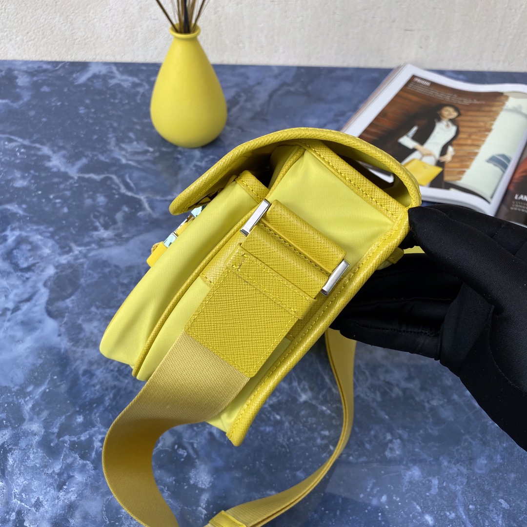 Pra*a re-nylon/saffiano leather shoulder bag yellow 2vd034 16 x 22 x 8.5 cm