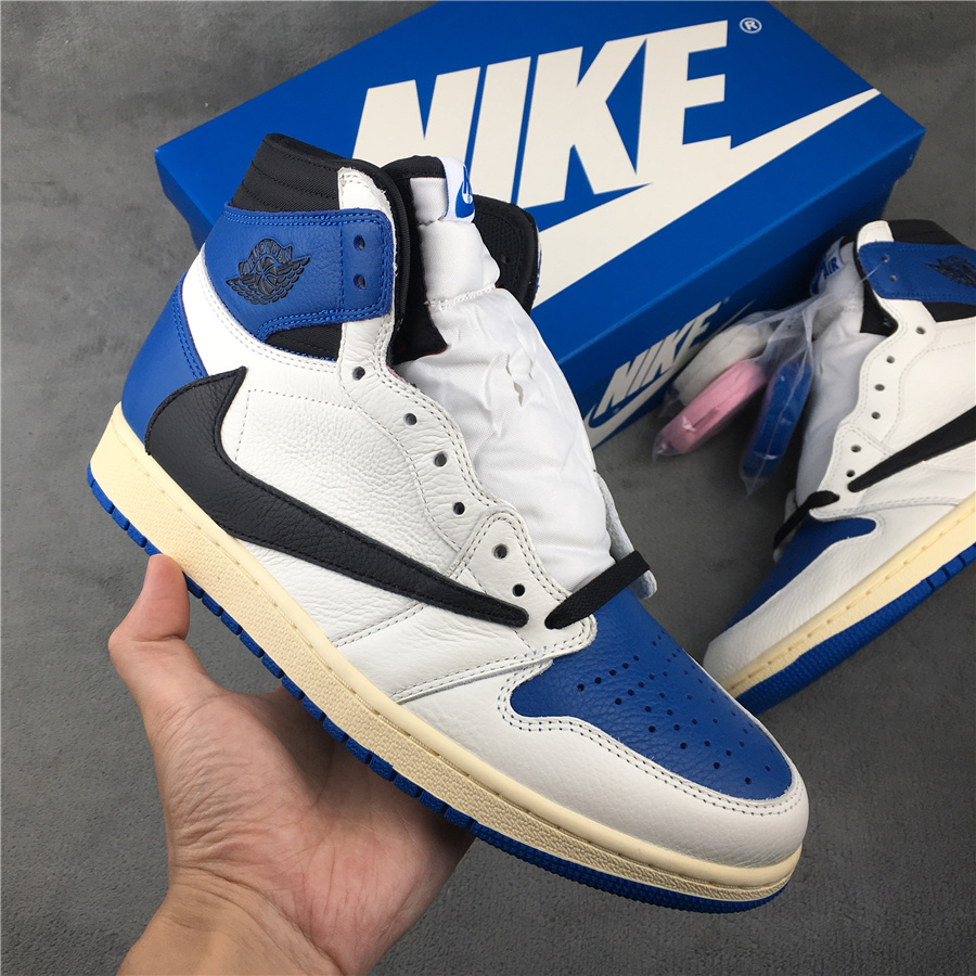 Air Jordan 1 DH3227-105