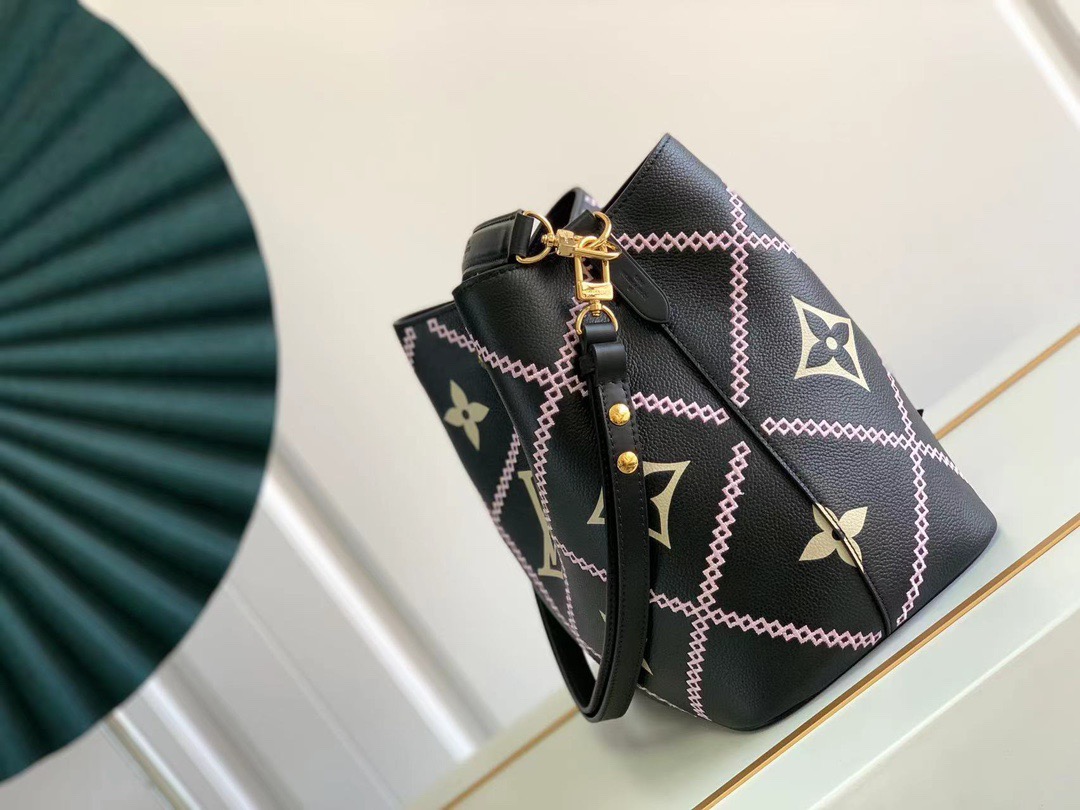 LV NÉONOÉ MM Monogram Bag M46029 26cm