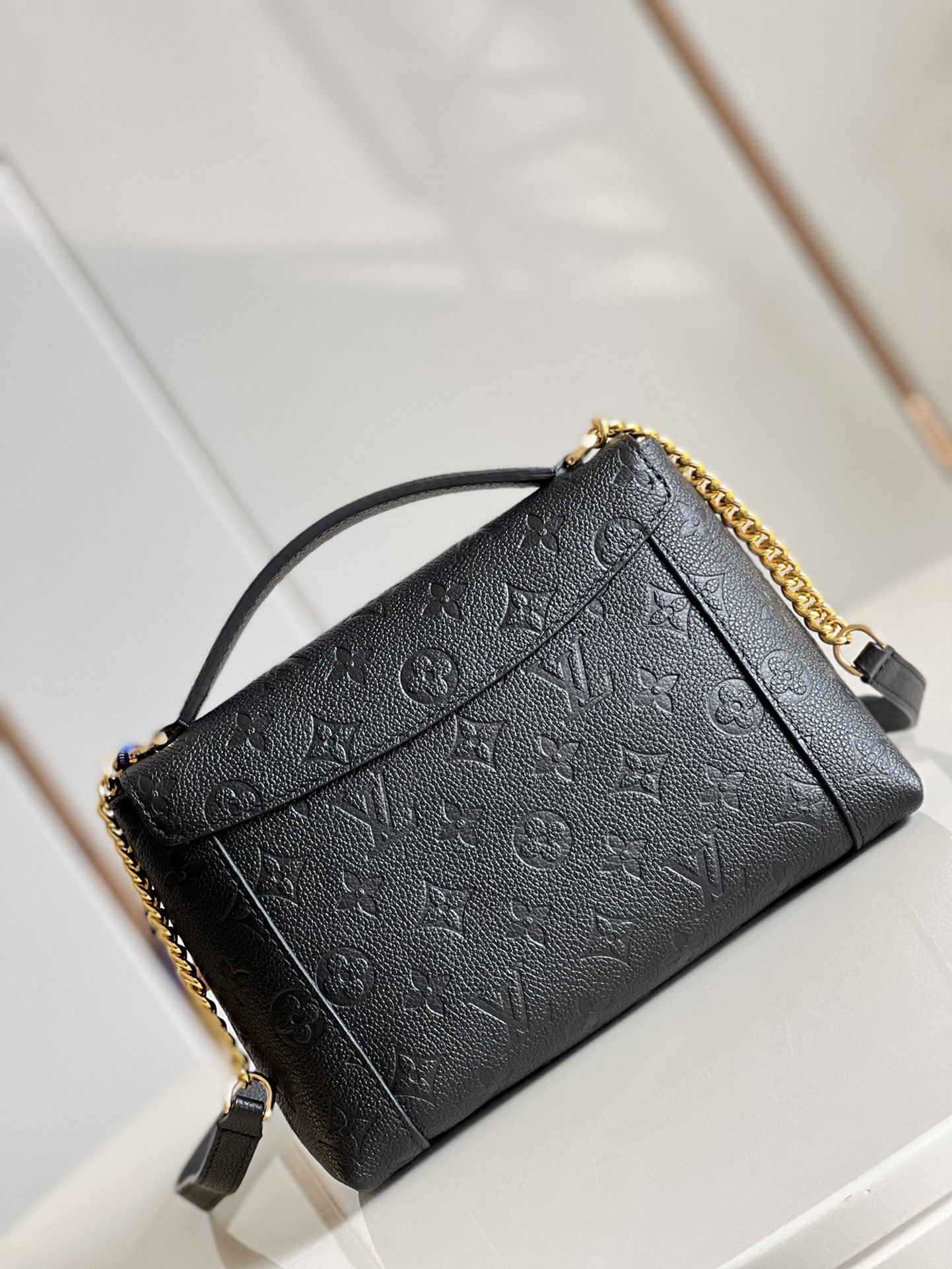 l0vis Vvtt0n blanche bb monogram empreinte black bag m43624 22cm