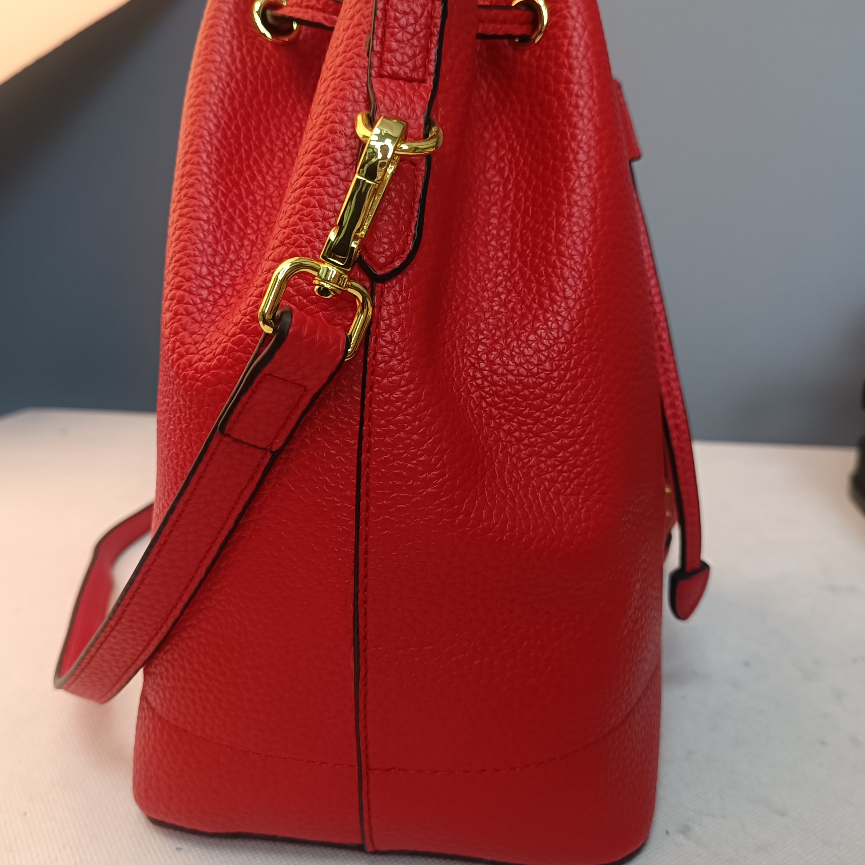Pra*a red bag m 68534