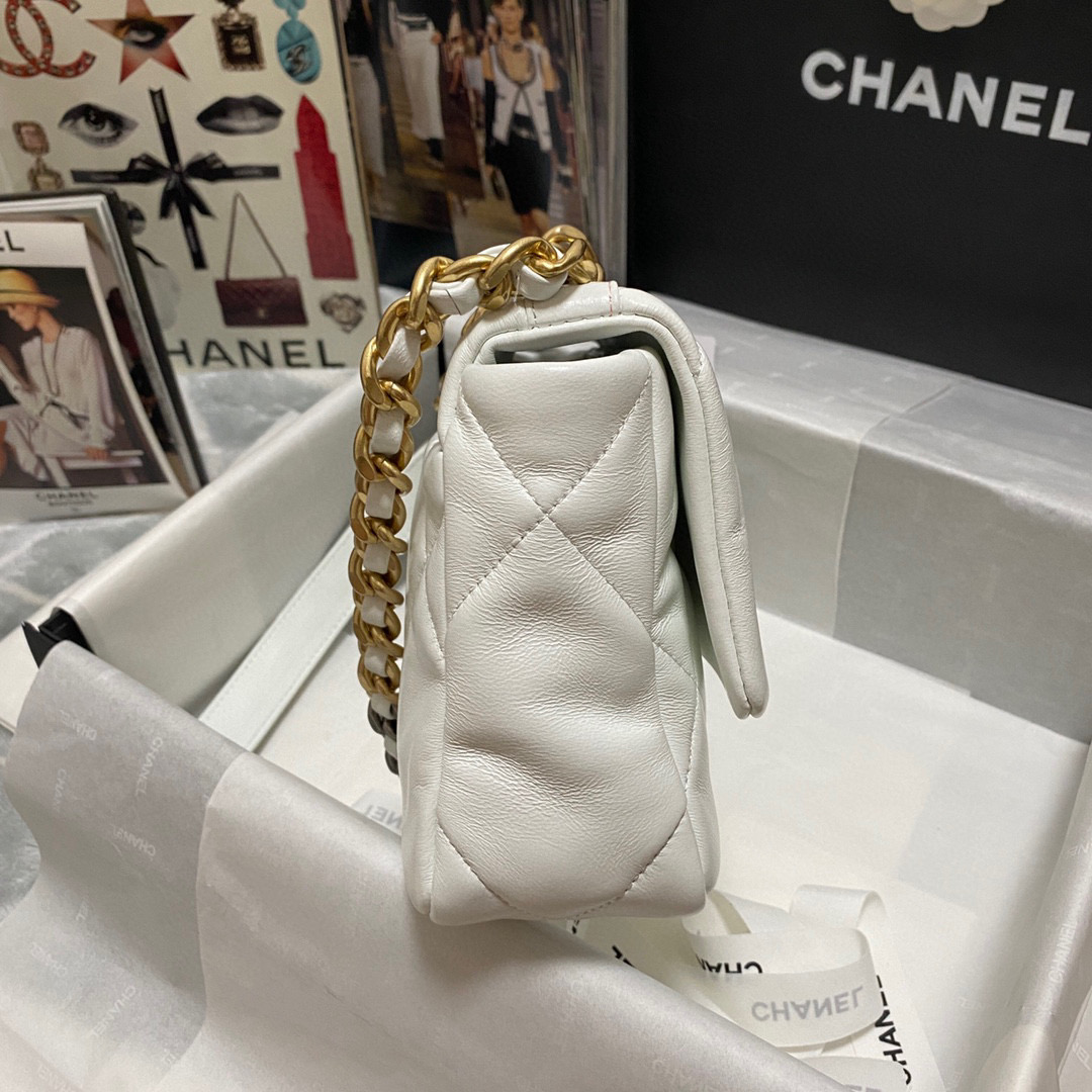 Ch**el 19 handbag calfskin in white-26×16×9cm