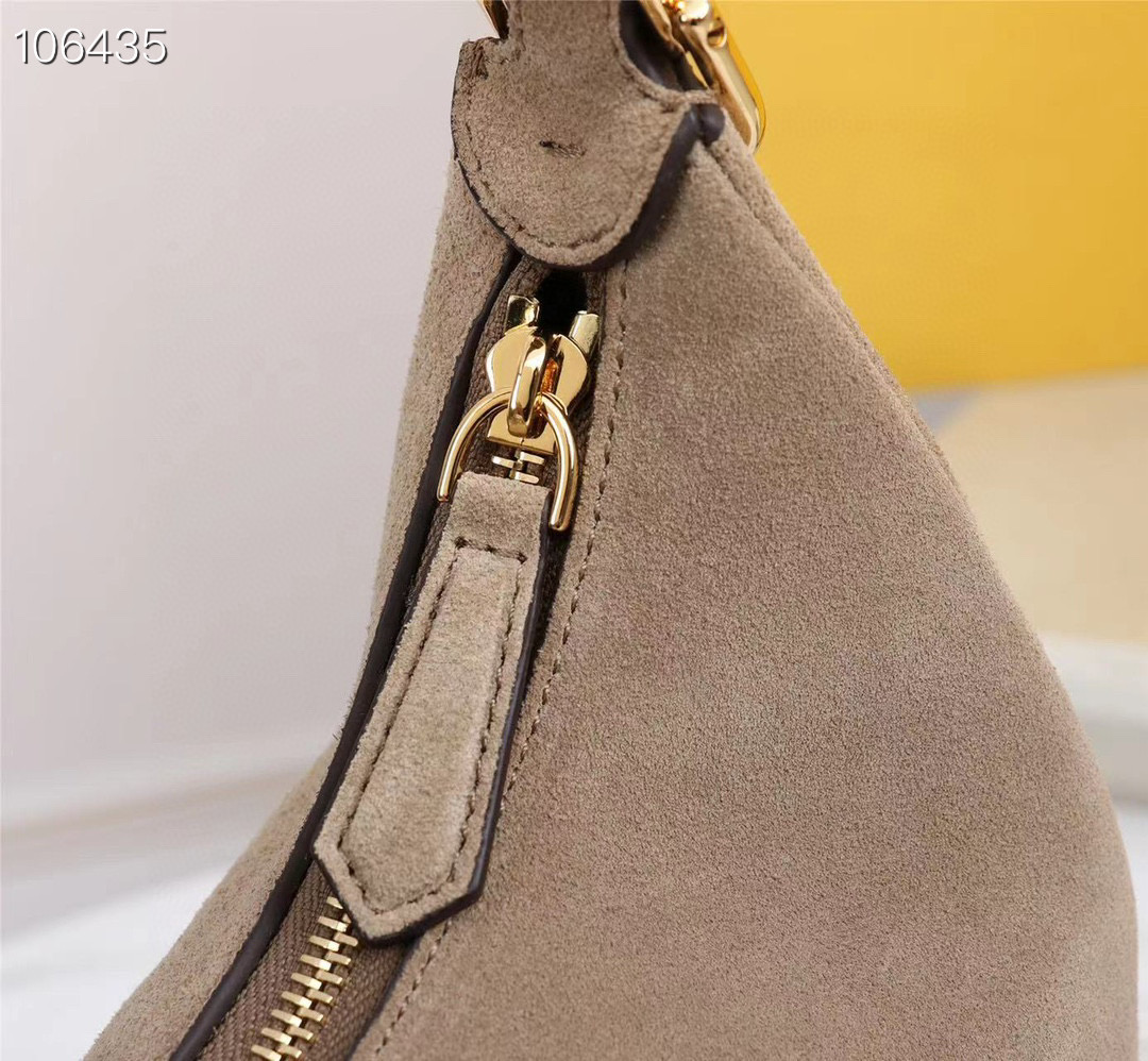 F**di praphy bag 8br75 29cm