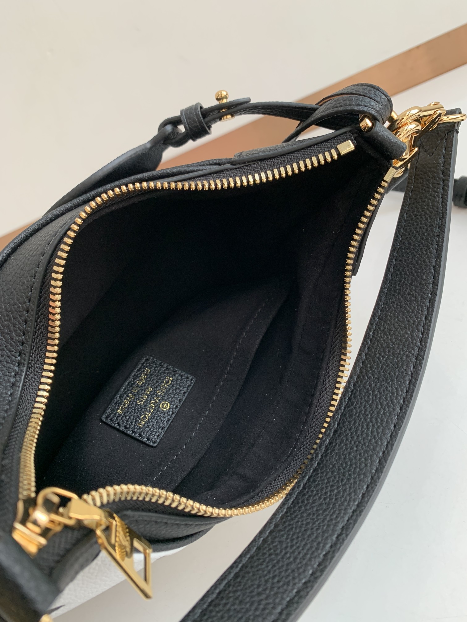 LV handbag M46002 22cm