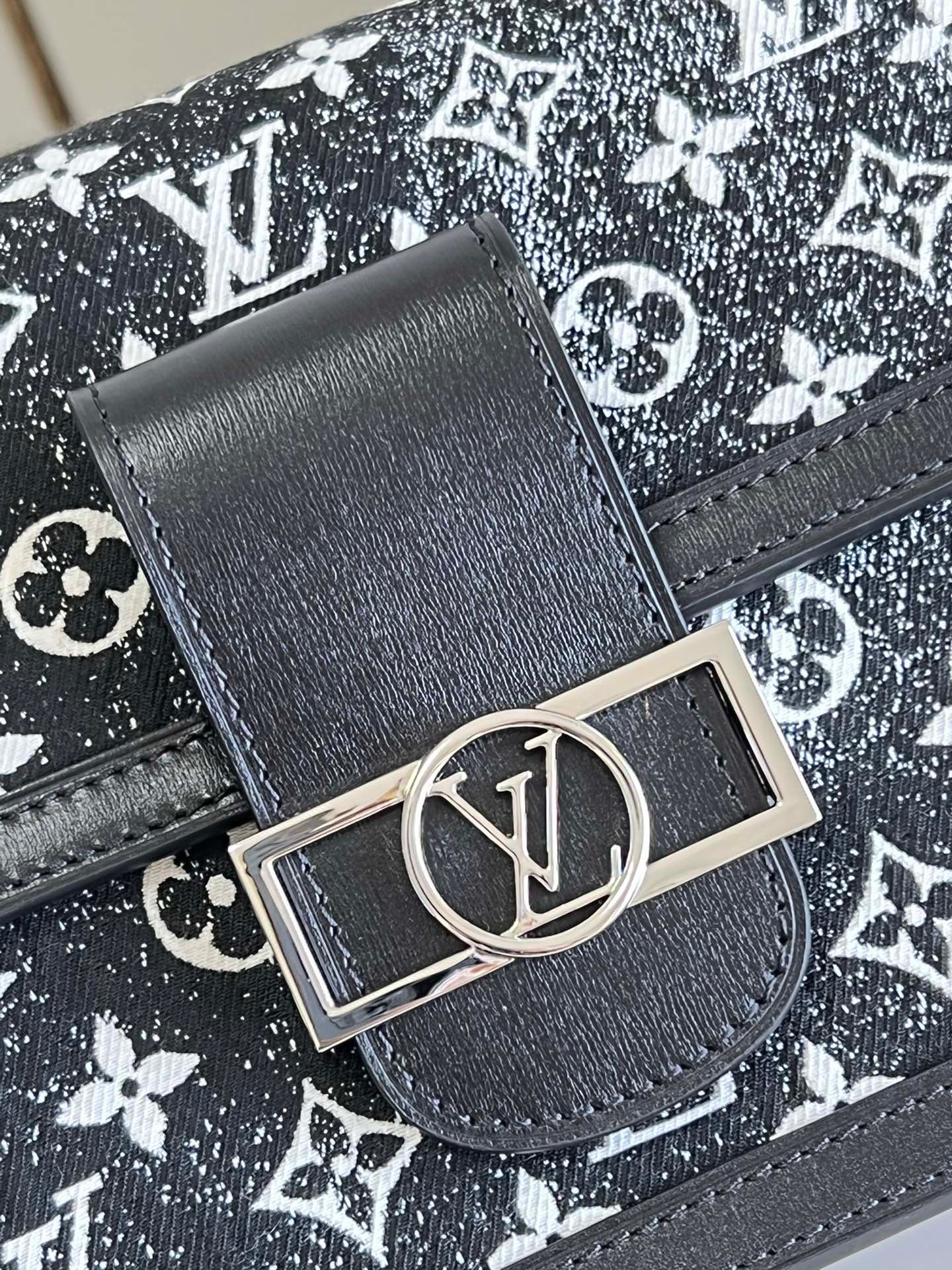 LV dauphine black M59361