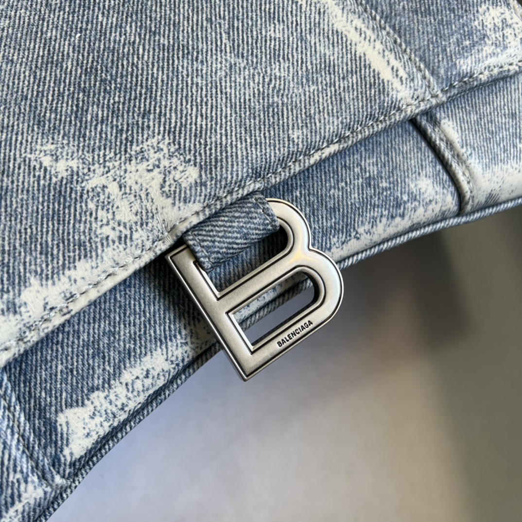 Ba1en*iaga hourglass 23cm