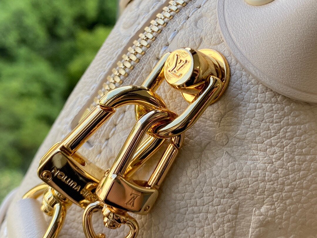 LV PETITE MALLE SOUPLE white M45394 20cm