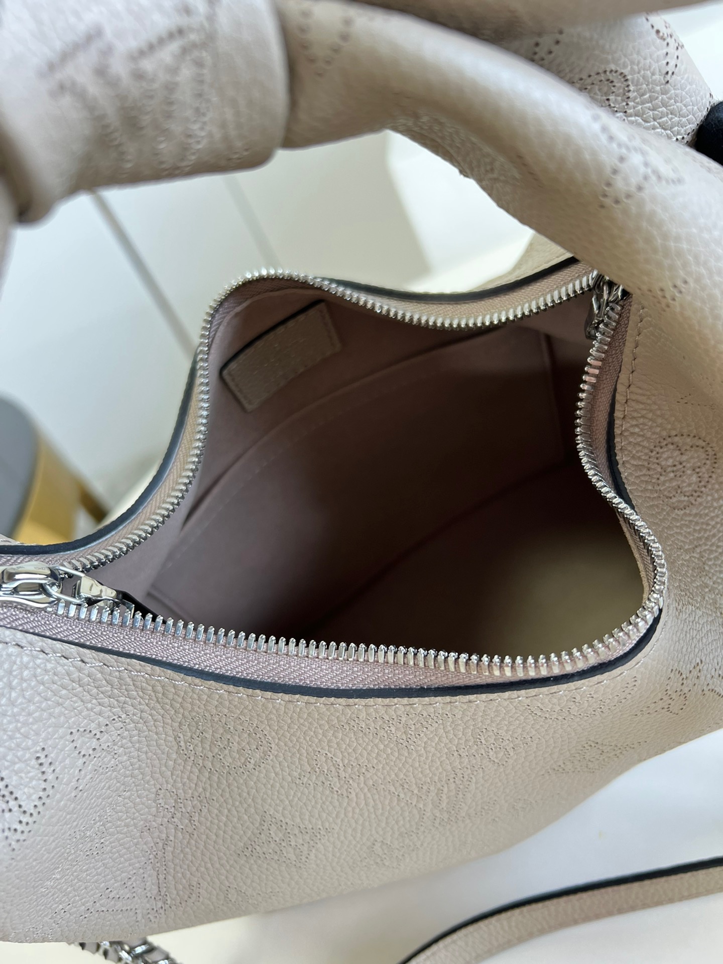 LV Why not PM light brown M20700 28cm