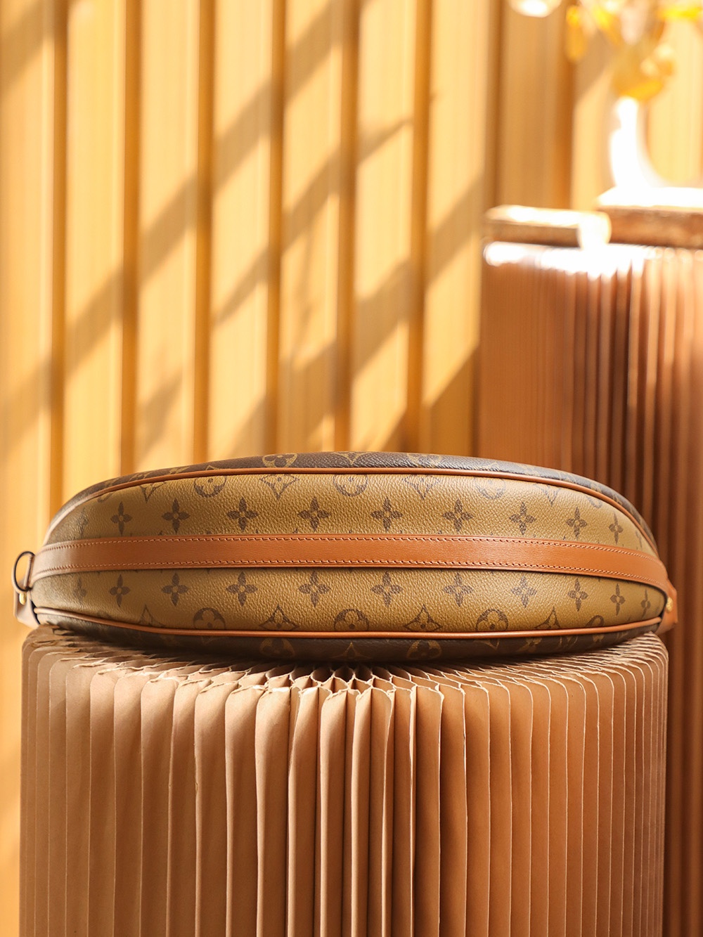 l0vis Vvtt0n loop hobo m46311