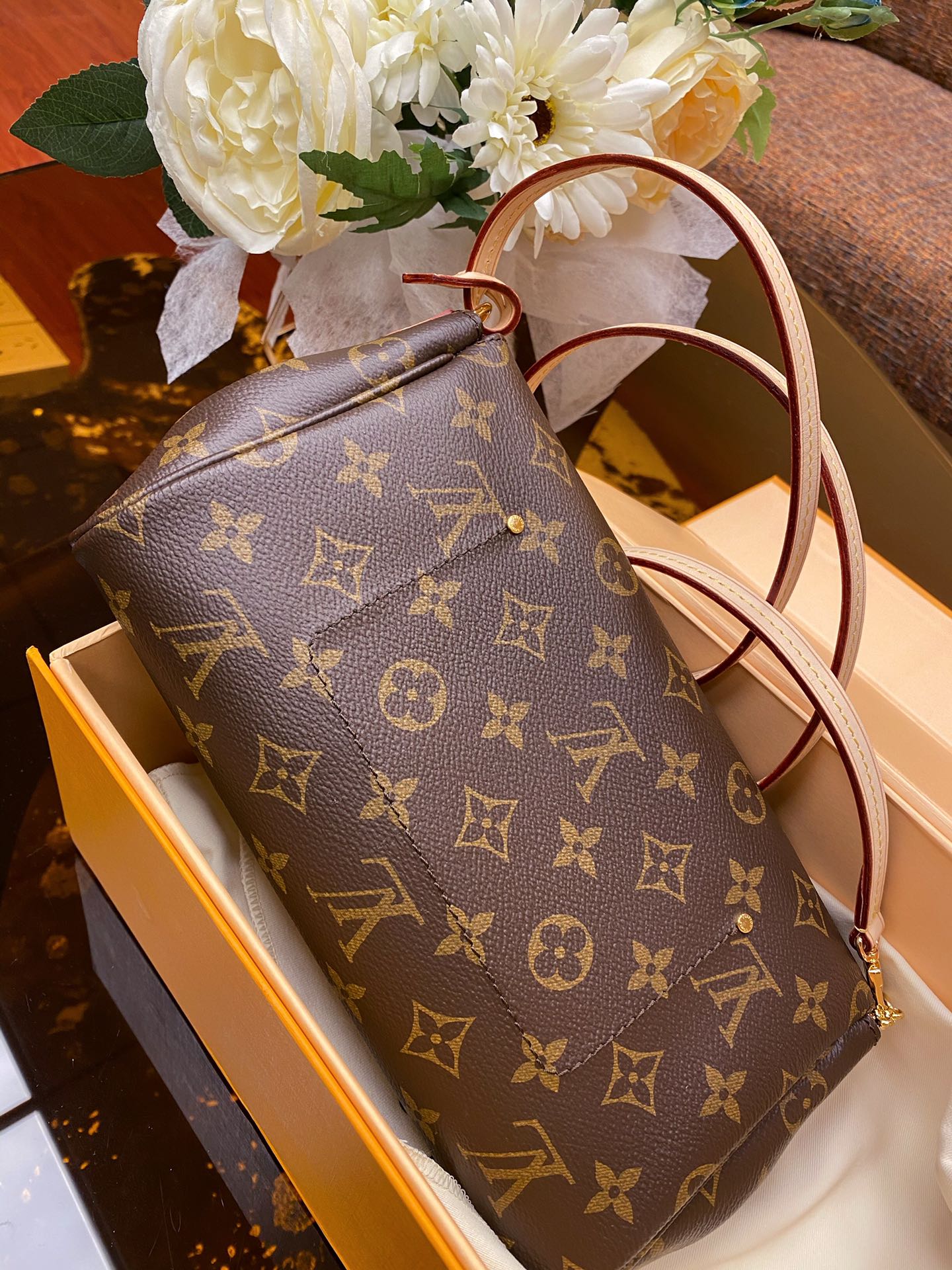 LV FAVORITE MM SHOULDER BAG M40718 - 26 x 15 x 4CM