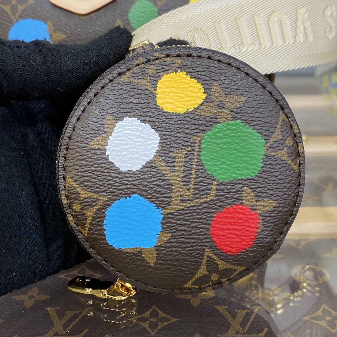 LV x YK Multi Pochette Accessoires M46385 - 25x14.5x4.5cm