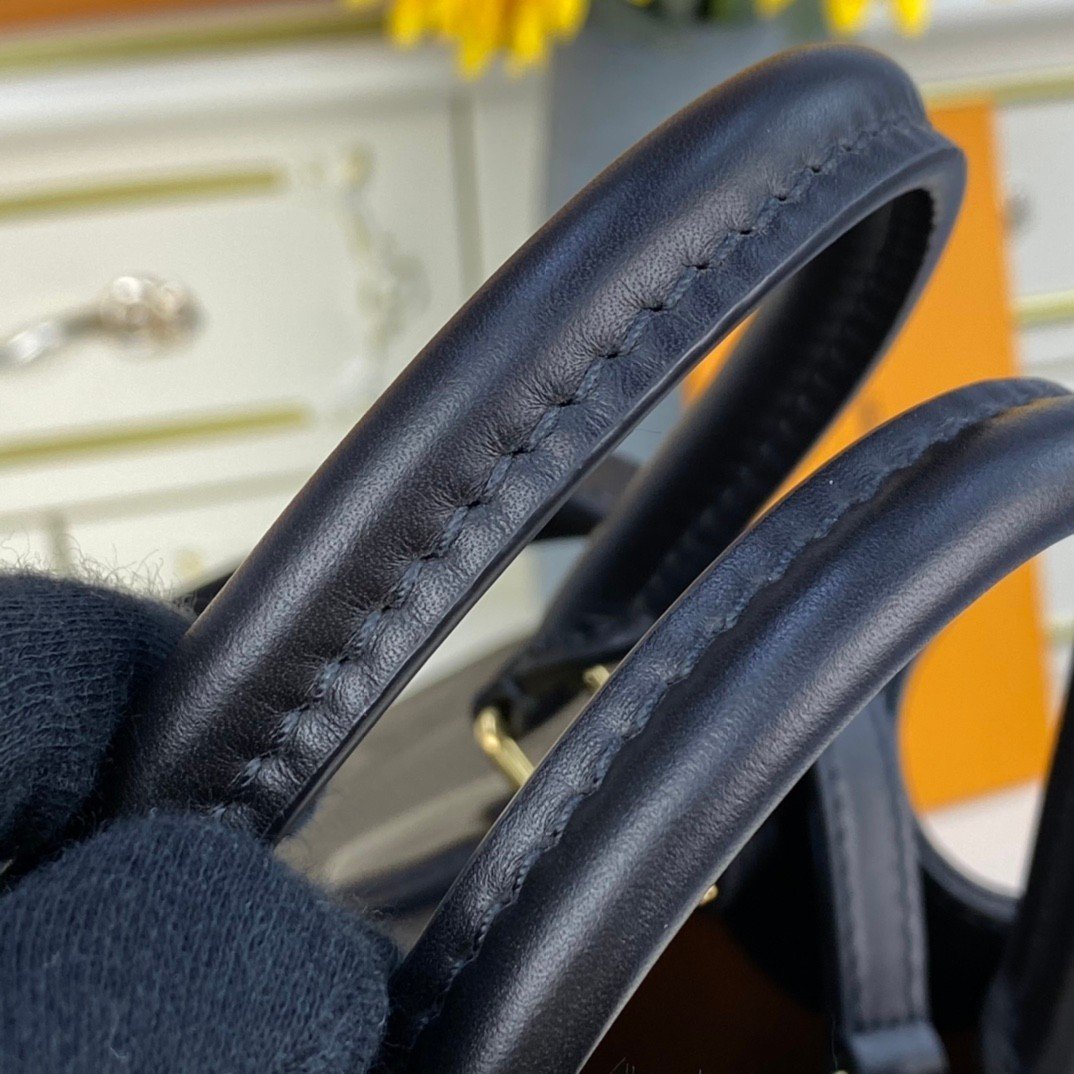 LV OnThe Go Medium Tote bag M45595 Black - 35x27x14cm