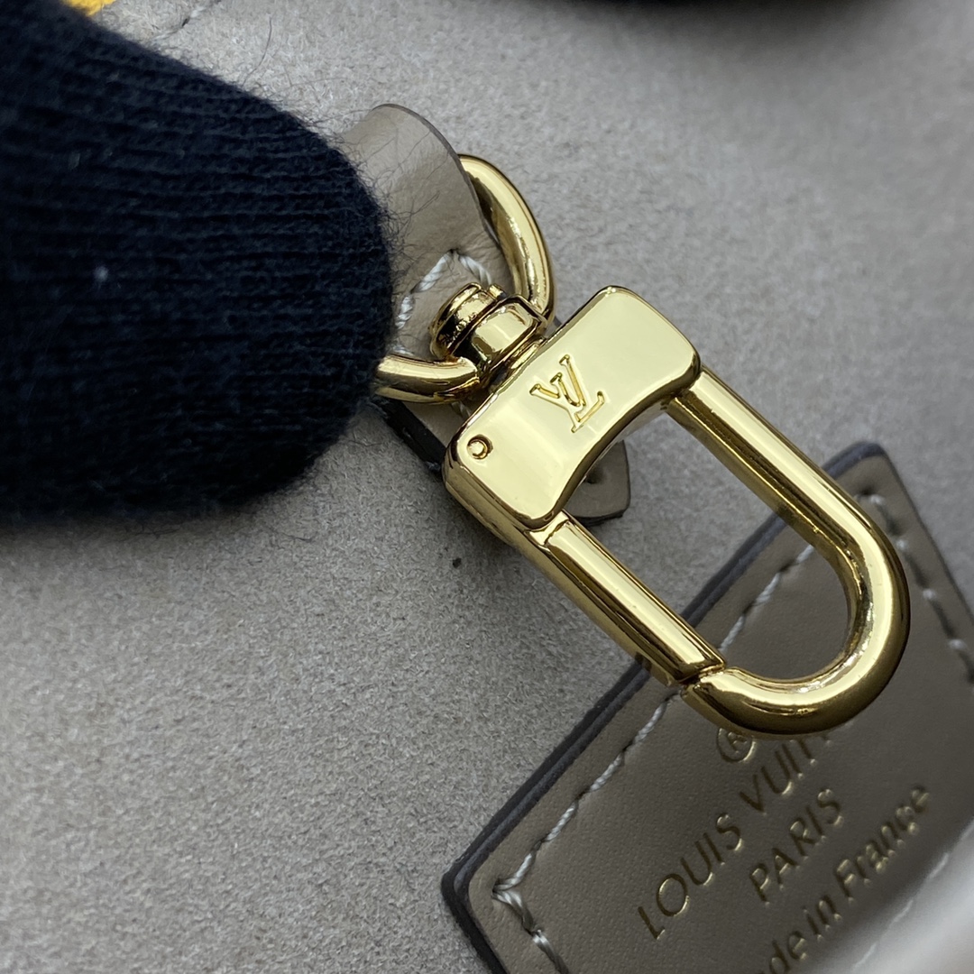 LV OnTheGo MM M45494 Beige/Cream - 35 x 27 x 14 cm