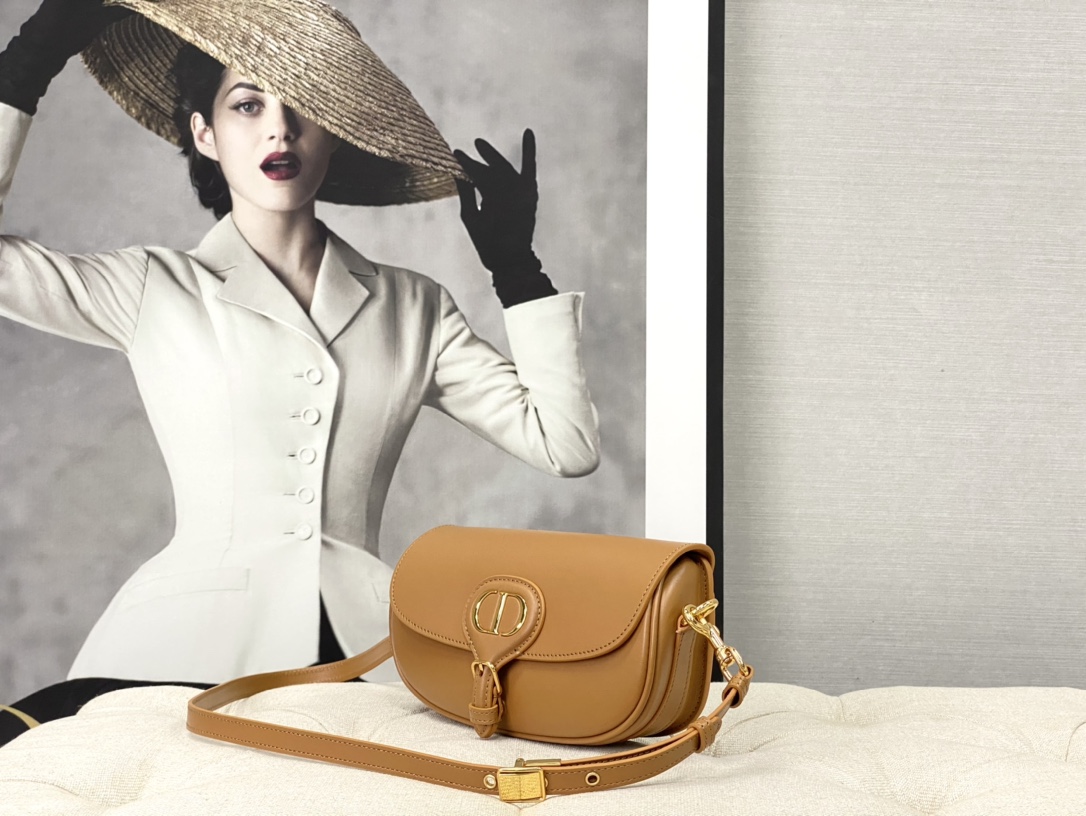 D10r bobby east-west bag smooth leather m9327 - 22x13x5cm