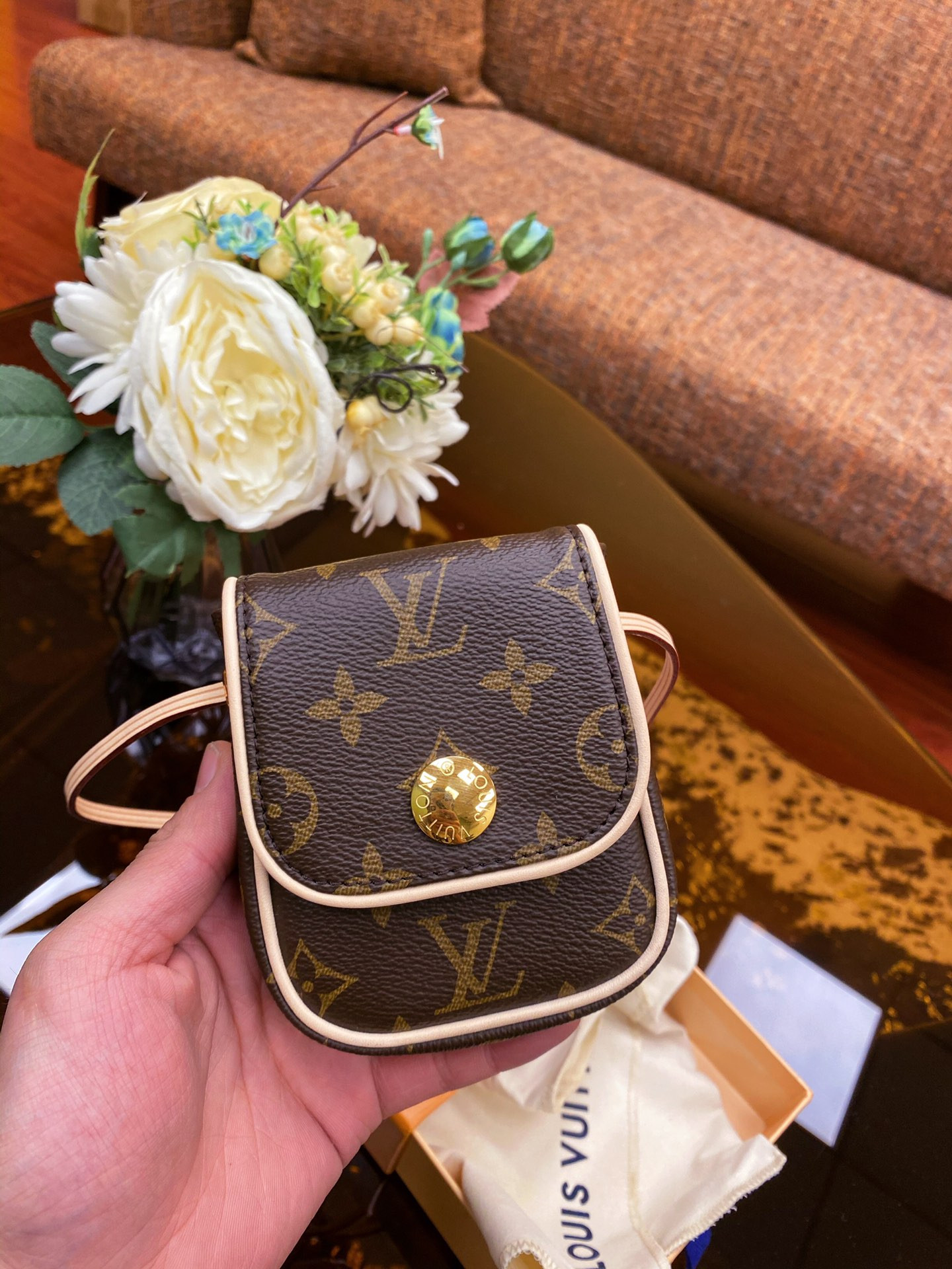 LV Pochette Cancun M60018 - 11x9.5x3CM