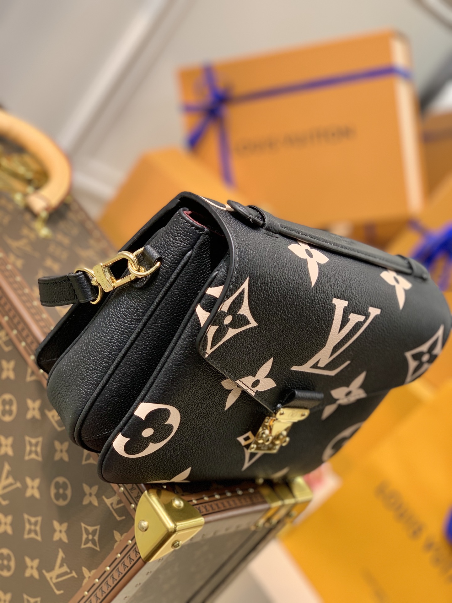 LV Pochette Métis Bicolo Monogram Empreinte Black - M45773 - 25x19x7cm