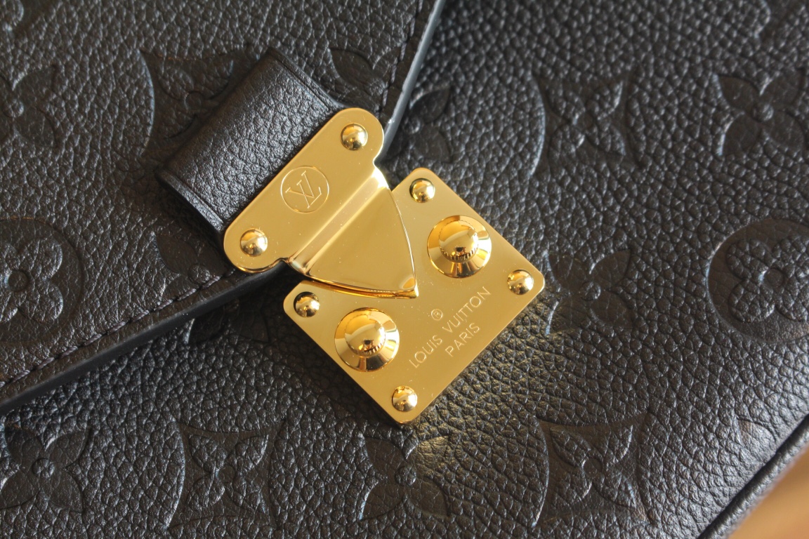 lV Pochette Métis Monogram Empreinte Leather Black M41487 - 25x19x7cm