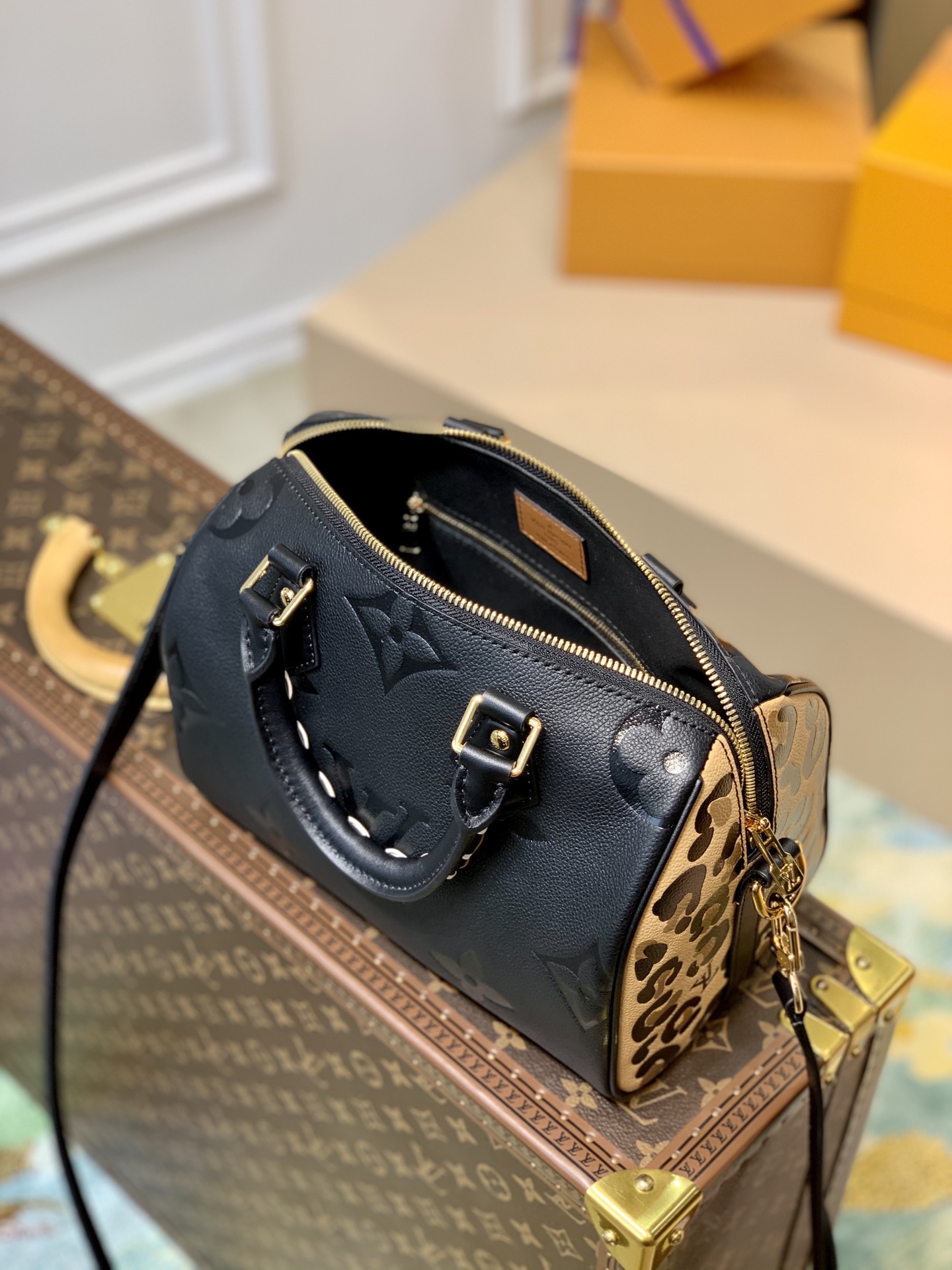 LV SPEEDY BANDOULIÈRE 25 Monogram Empreinte Leather Black M58524 25cX19X15CM