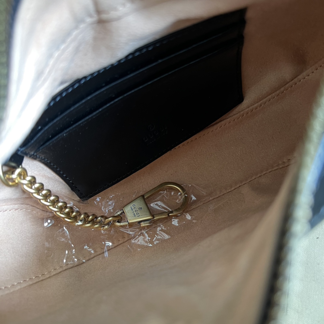 GG Marmont half-moon-shaped mini bag Black 699514 – 21.5 x 11 x 5cm