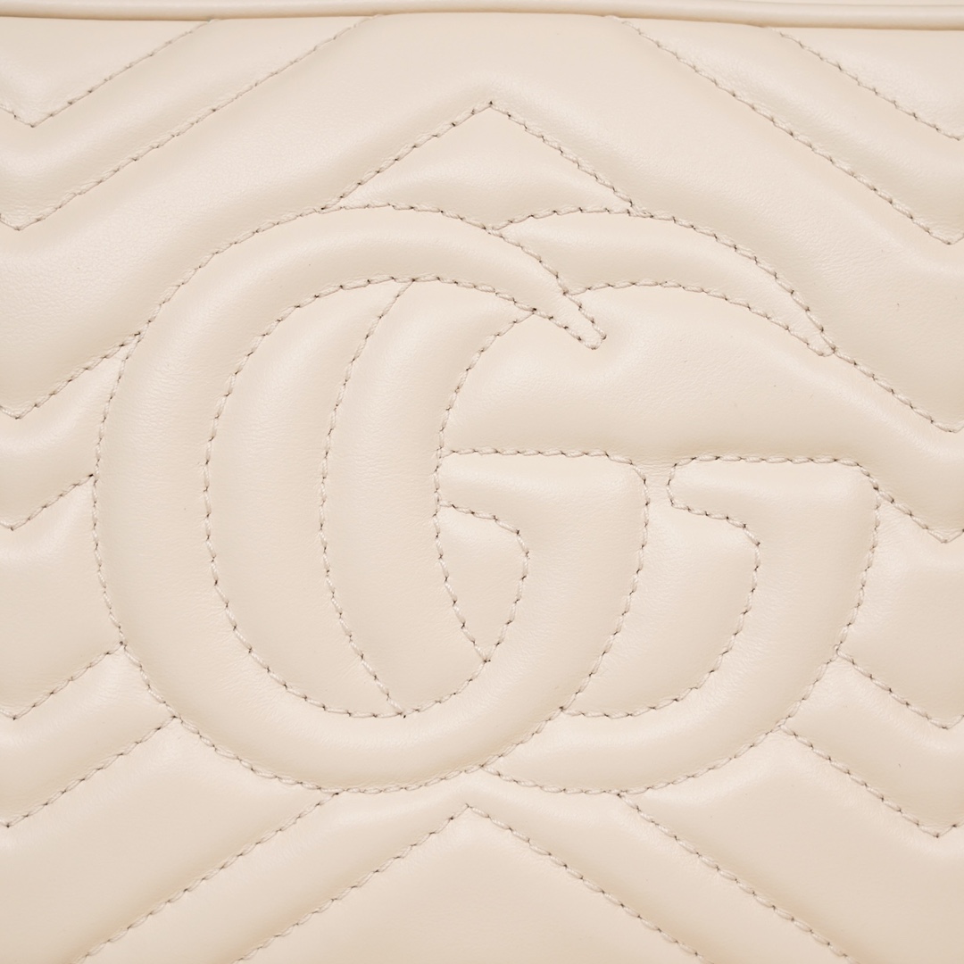 GG Marmont small matelassé shoulder bag (The camera bag) White 447632  - 24x13x7cm