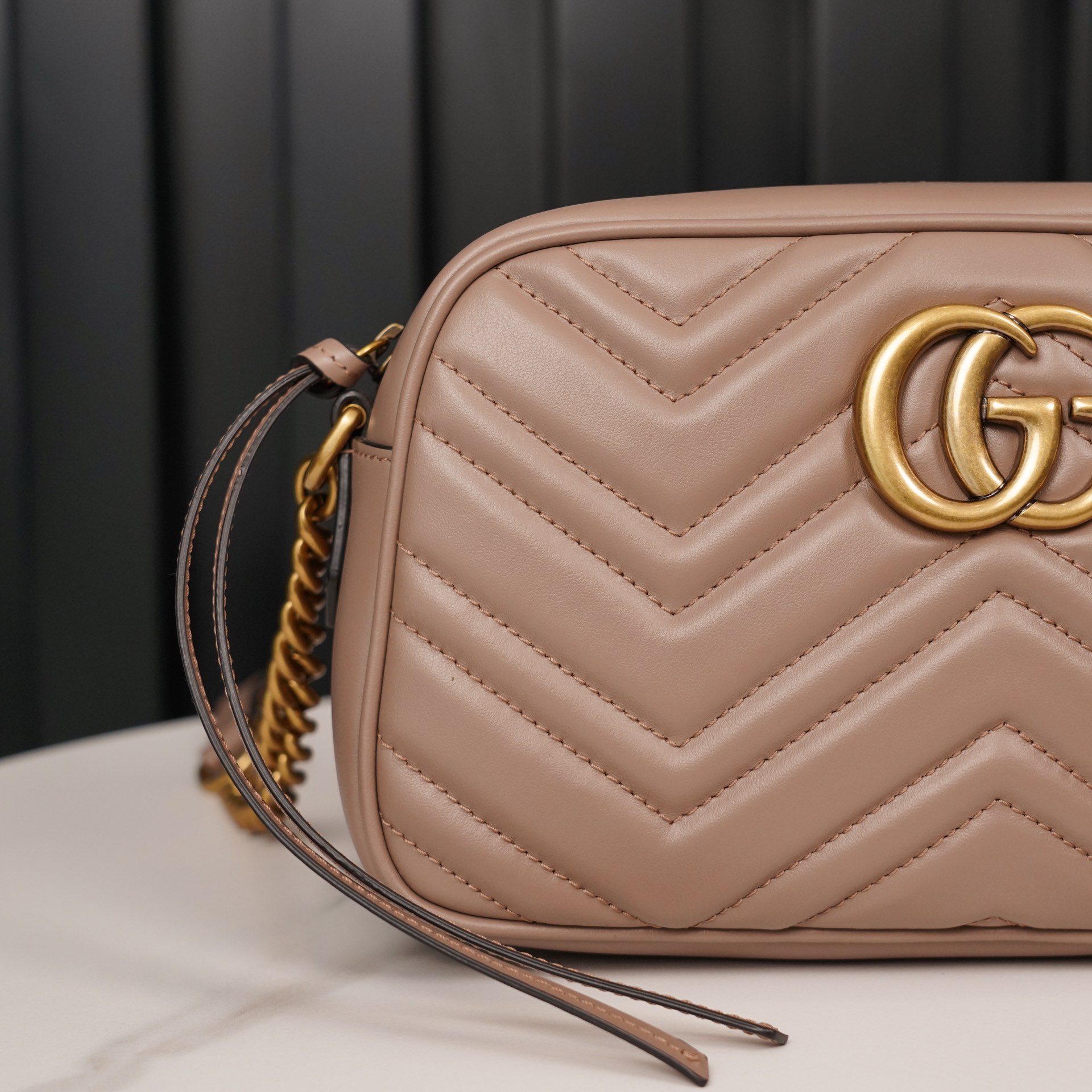 GG Marmont small matelassé shoulder bag (The camera bag) Dusty pink 447632  - 24x13x7cm