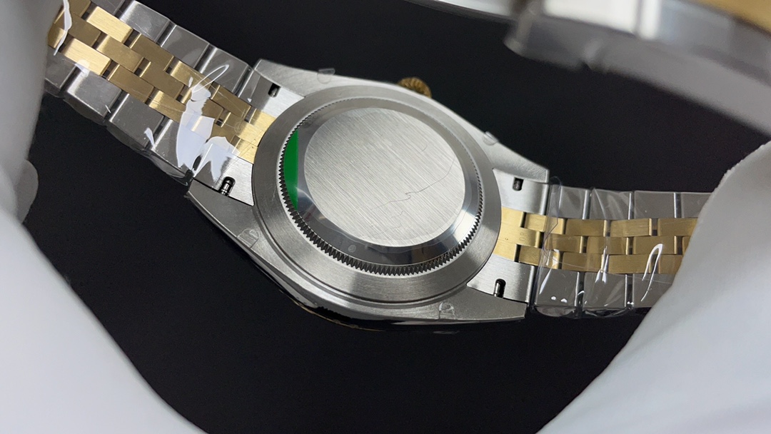 R01ex oyster perpetual date just golden