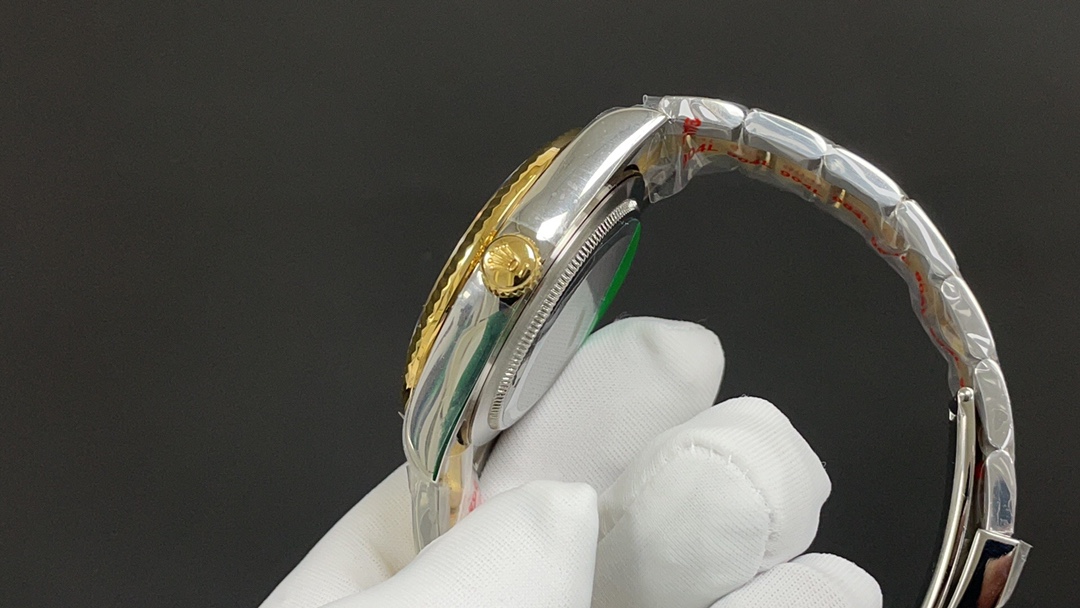 R01ex sky-dweller golden and black 9001