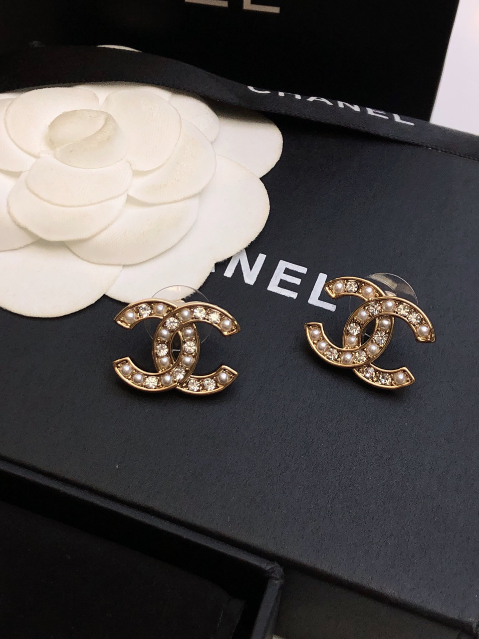 Ch**el chan 23 earrings 001