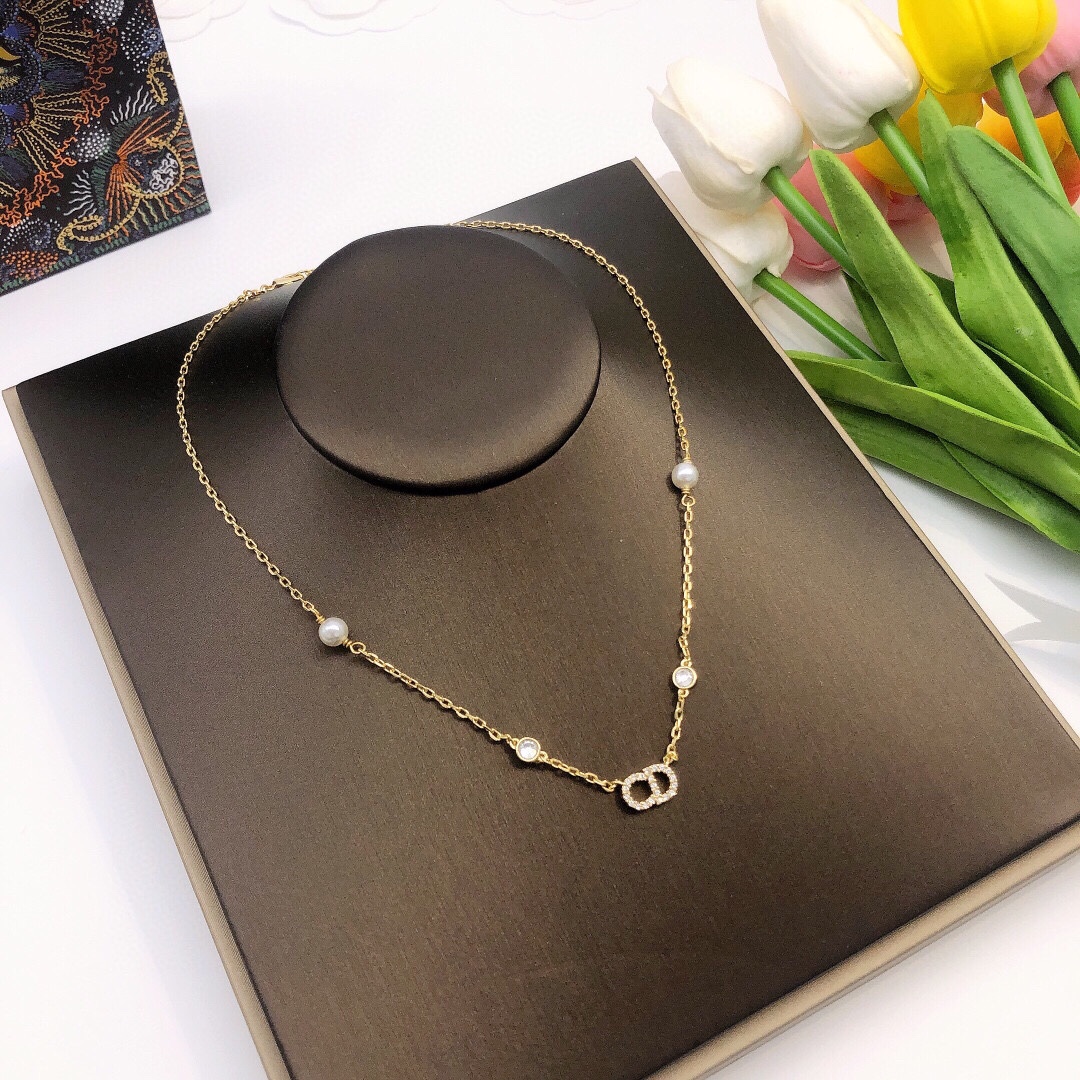 d10r cd D1am0nd necklace 01