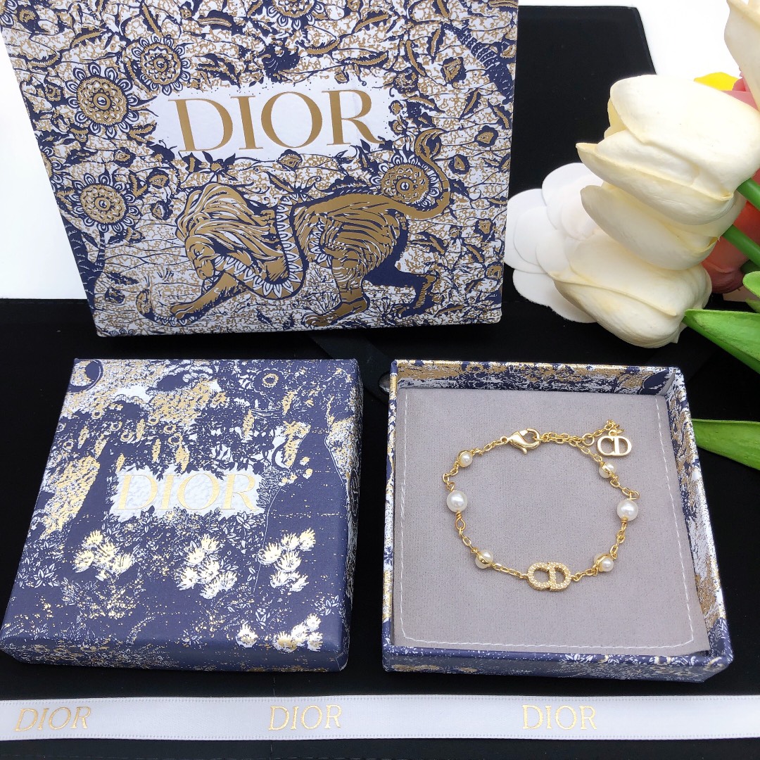 D10r cd golden  peal bracelet