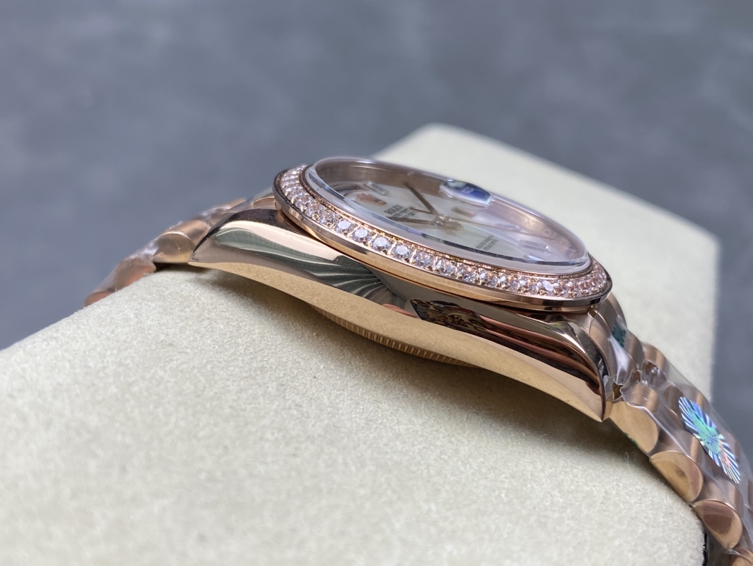 R01ex double calendar day-date 36mm