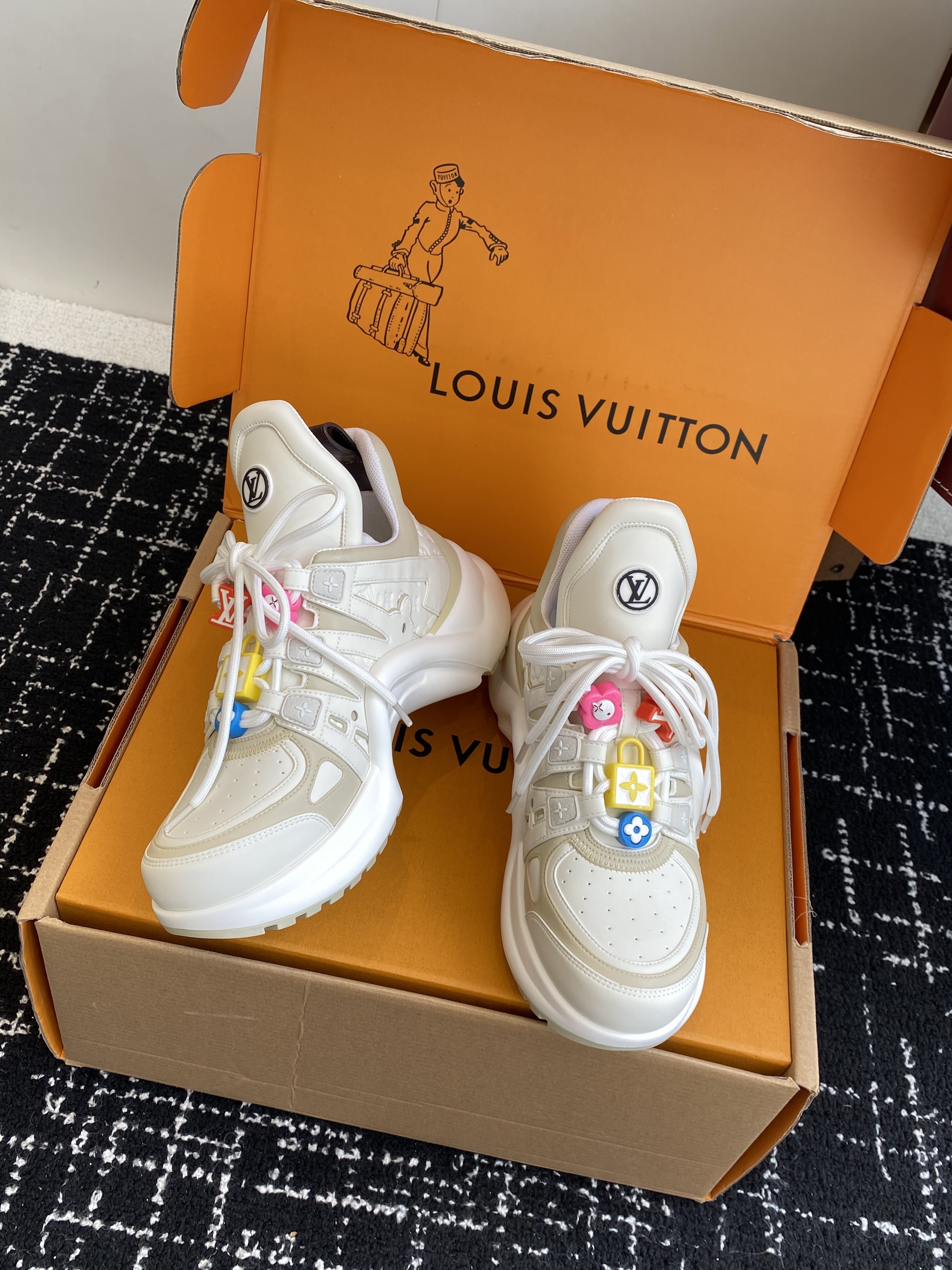 LV Sneaker 07