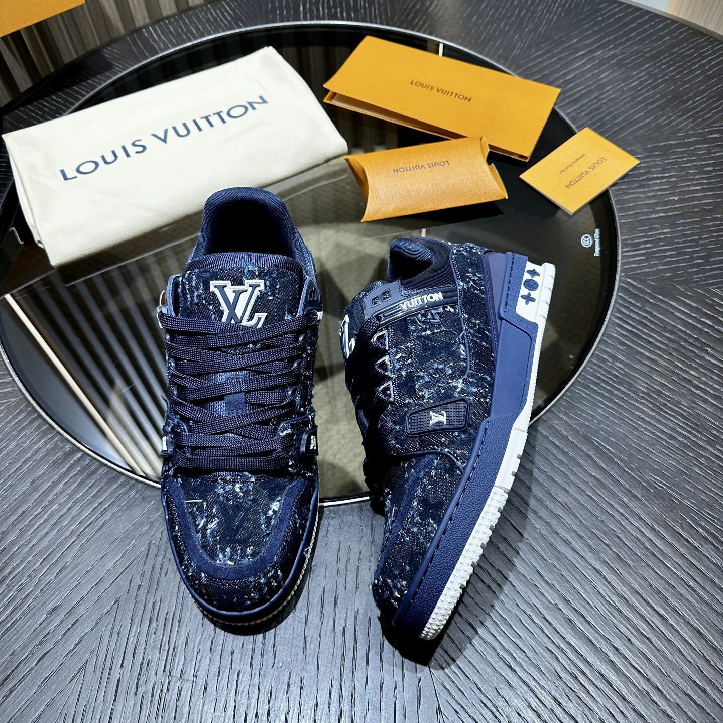 LV Sneaker 09