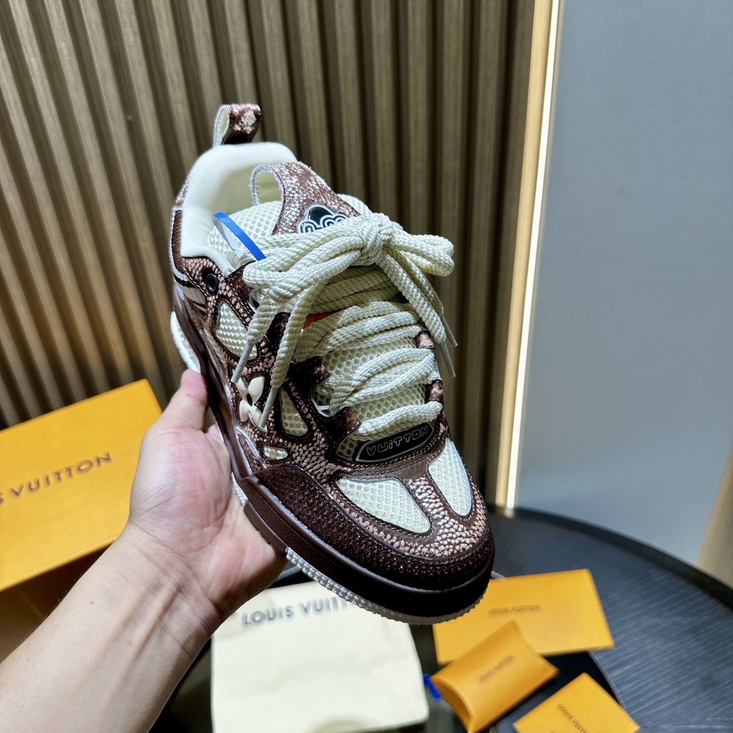 LV Sneaker 13