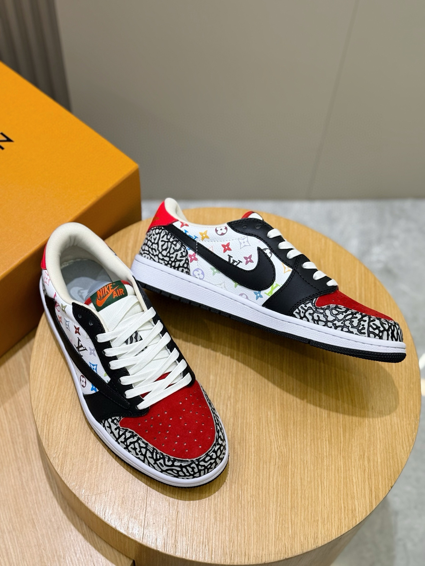 Lv Nike Collaboration Sneakers 04
