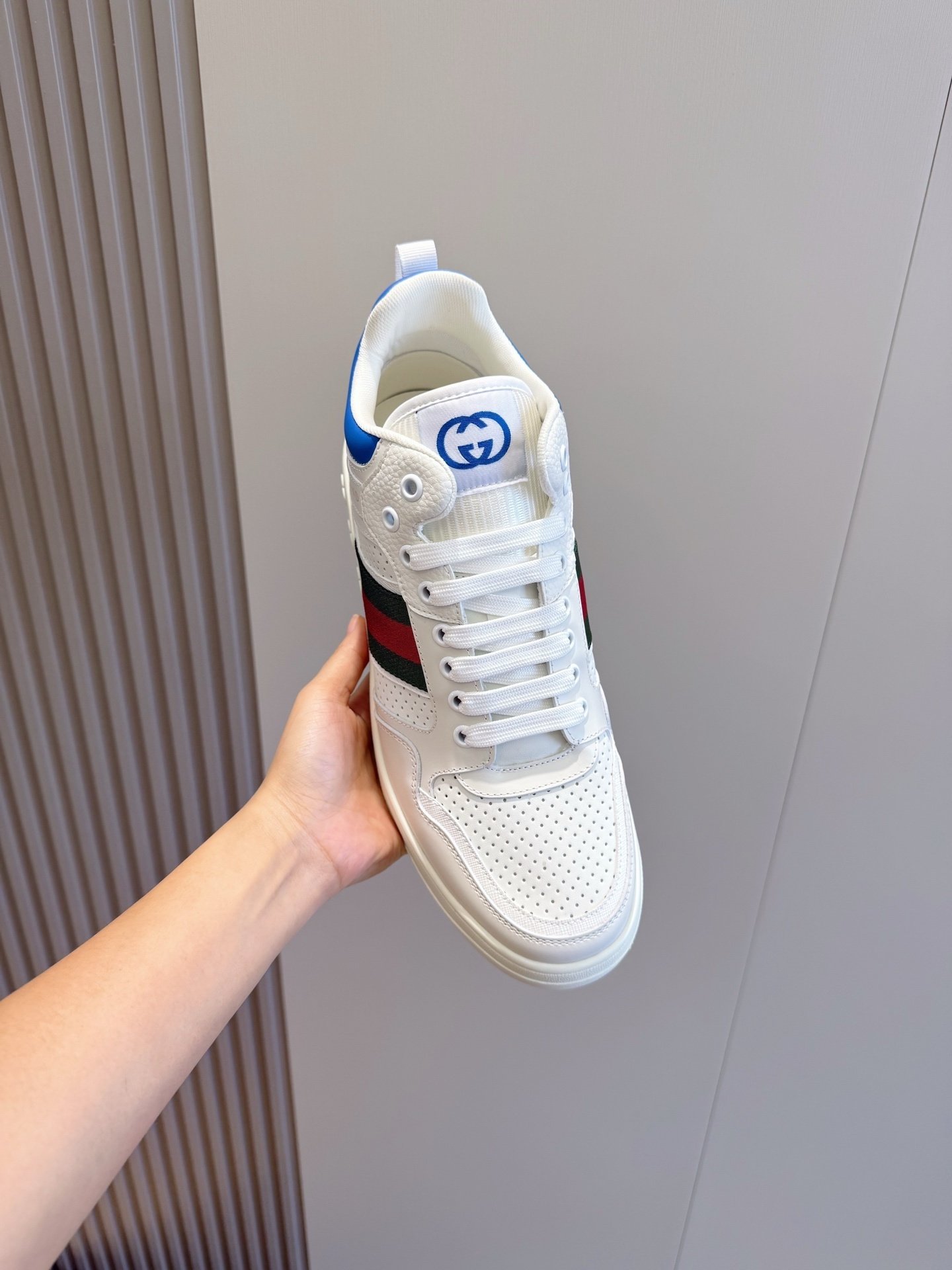 Gvc*1 sneaker 01