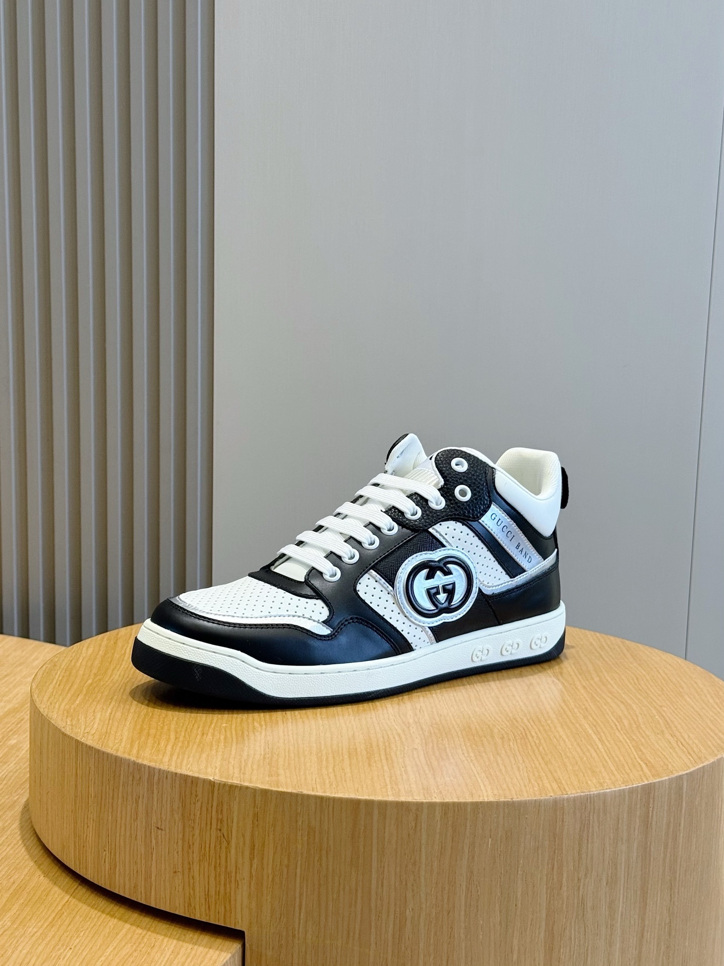 Gvc*1 sneaker 03